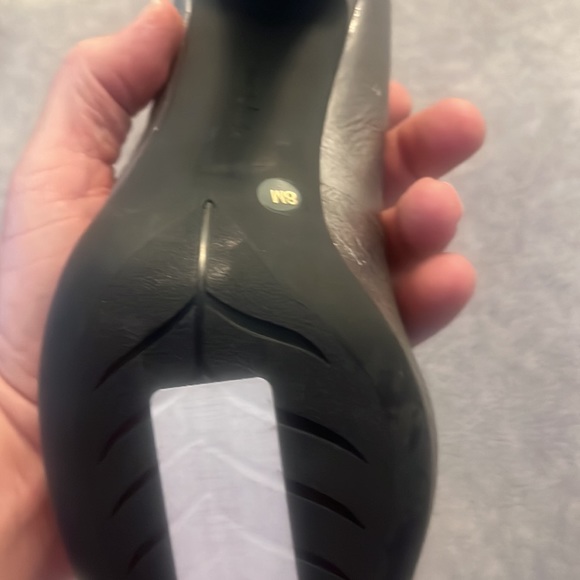 Ladies grey pumps 8M net - Picture 4 of 4